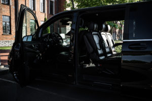 dragonet-auto-rent-juhiga-vaike-bussi-rent-tallinnas-7File